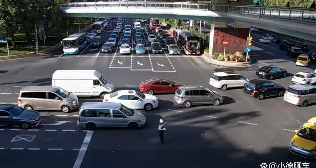 如何主动查询违章信息_违章后多久收到短信_违章证据