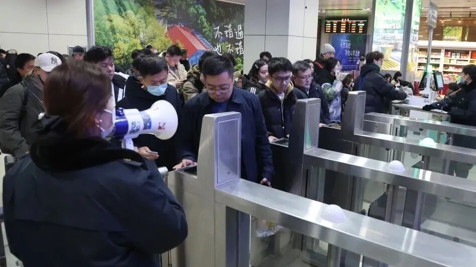 济南大雾天气交通管制_如何应对限号限行_济南雨雪天气交通影响