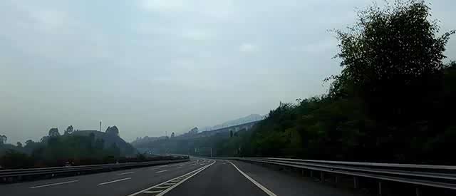 高速驾驶安全指南_新手司机高速驾驶技巧_高速行驶