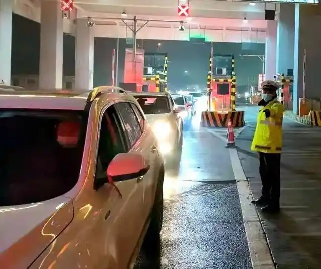 高速维护_春运安全出行_河南高速交警服务