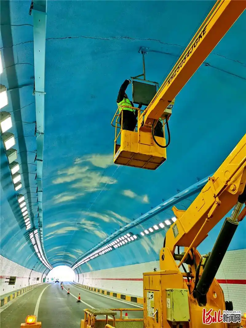 高速维护_除雪保畅服务_张承高速冬奥保障