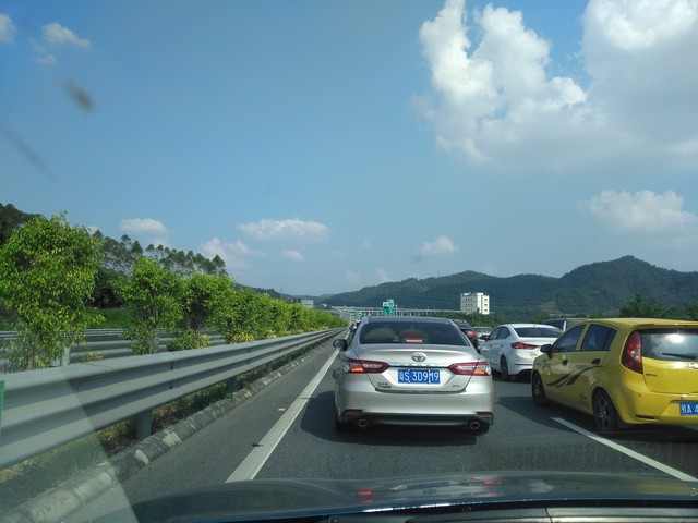 举报高速占用应急车道_高速应急车道举报流程_违章举报