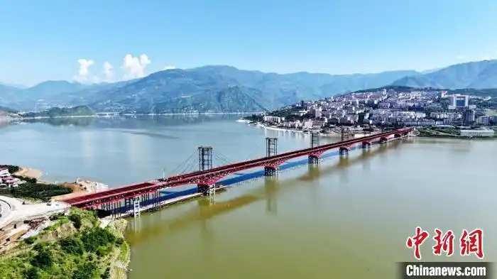 兰家湾特大桥桥梁设计参数_峨汉高速兰家湾特大桥钢桁梁合龙_高速桥梁