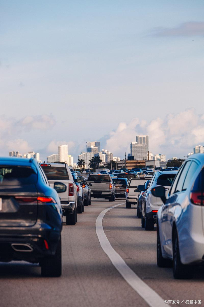 高速节假日免费_2025年高速公路免费通行时间表 春节清明节劳动节国庆节 高速公路免费新规车辆范围