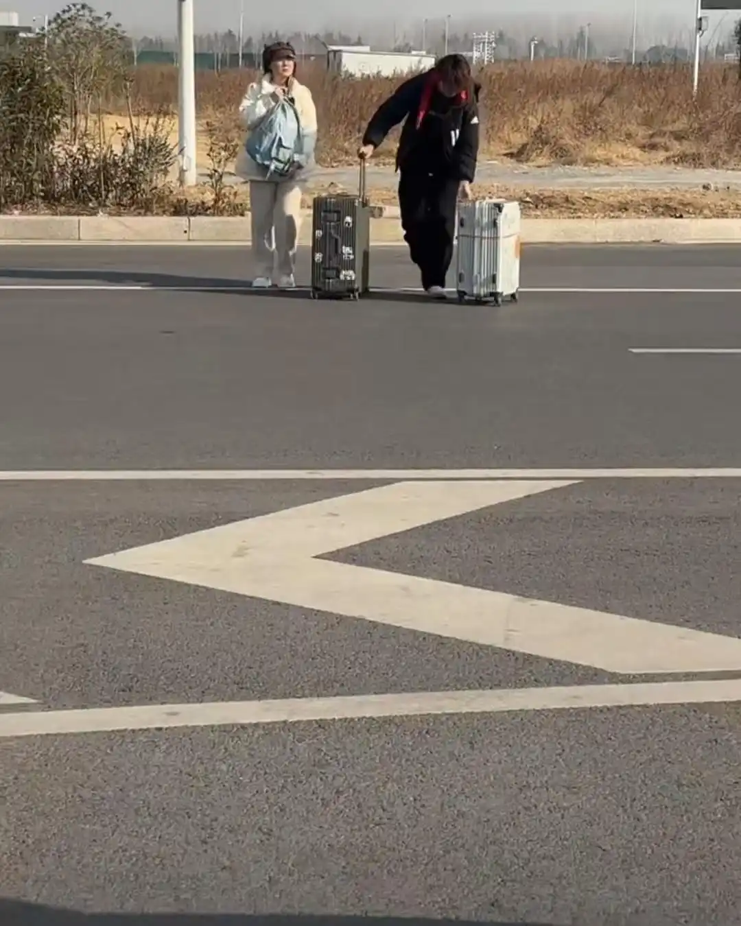 大学期间孩子谈对象，家长啥态度？带女友回家婆婆超高兴