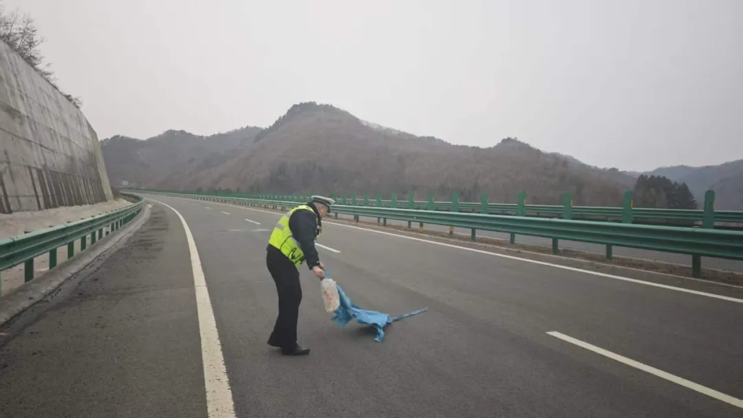 高速交警_学雷锋护生态_警民同心守家园