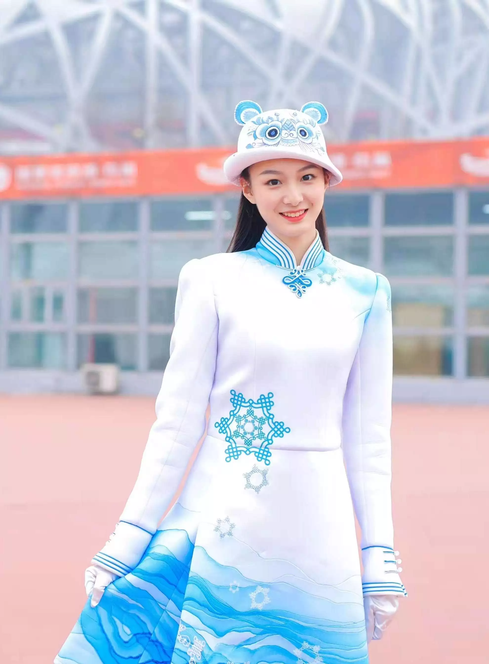 张艺谋导演冬奥会_冬奥会纪录片_冬奥会引导员