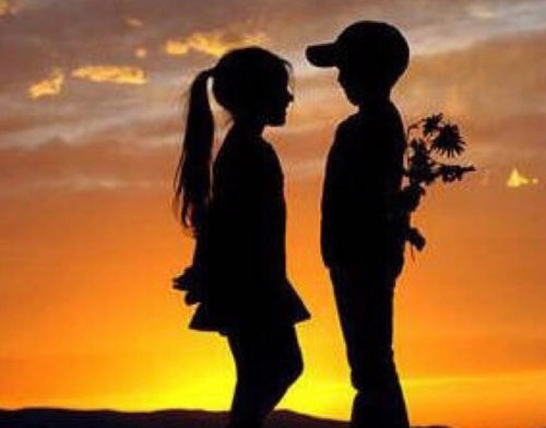 大学生恋爱常见吗？如何看待及恋爱时要注意哪些问题？