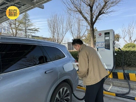 春节高速行驶规则：防疲劳驾驶与善用服务区的注意事项