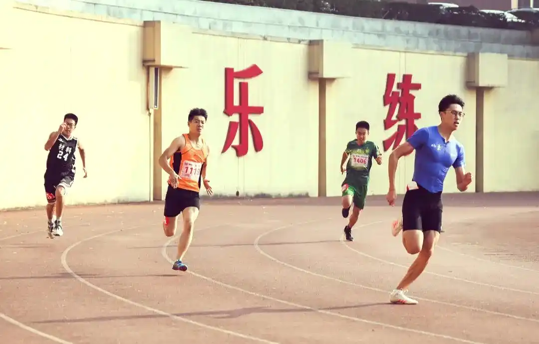 运动健儿竞技风采_大学运动会_湖南大学第二十三届体育文化节运动会