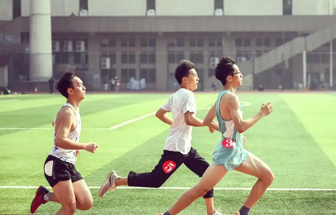 运动健儿竞技风采_大学运动会_湖南大学第二十三届体育文化节运动会