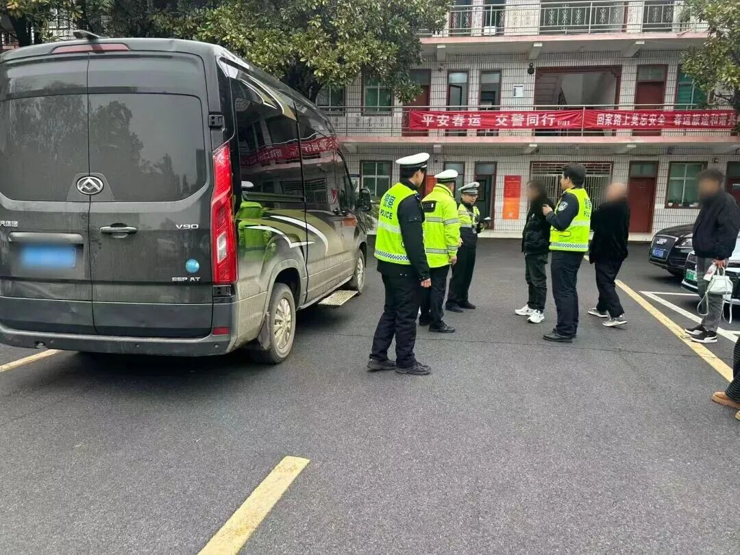 超员客车安全隐患_春运非法营运安全意识_违章后果