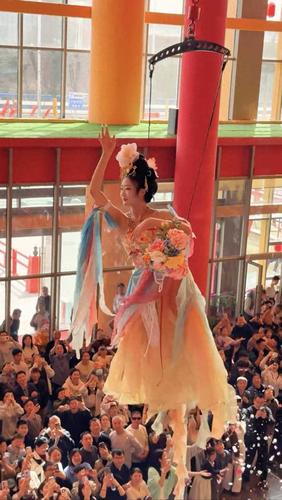 高速服务区大变样，成商场景区，功能边界被重新定义