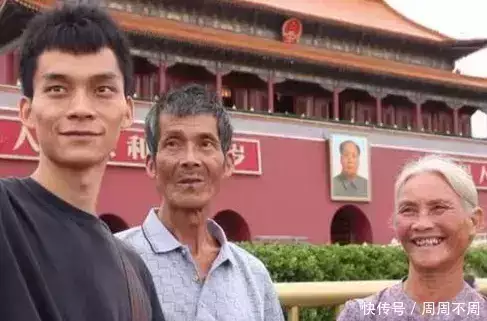 高考录取_33岁参加7次高考学生_唐尚珺复读经历