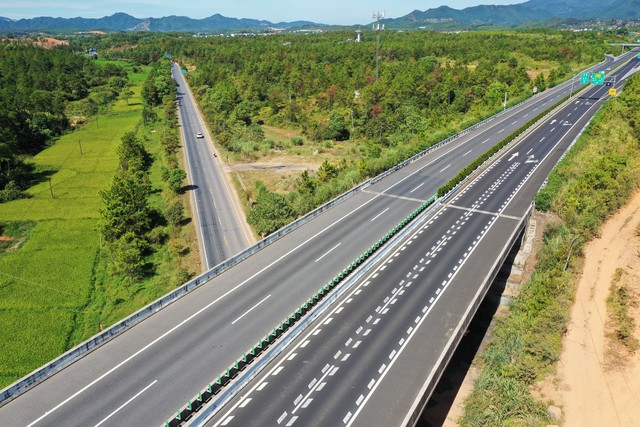 中国高速公路亏损原因_高速公路建设债务问题_高速建设