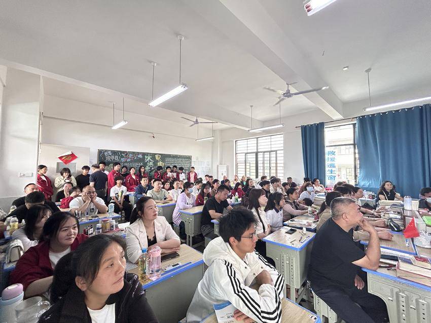 高考特长生_谷城三中高一年级家长会_高一年级新高考政策解读