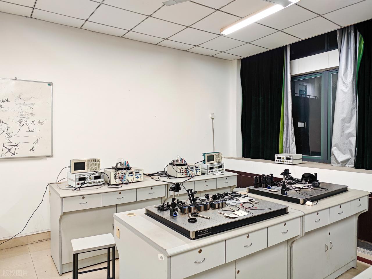 大学实验室_实验室设备维护_仪器故障排查