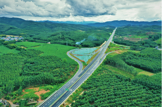 高速建设_云南绿美交通建设_绿美公路技术创新