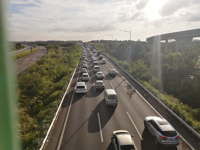 高速服务区住宿_高速应急消费场景解决方案_游击型炒粉车落地方案