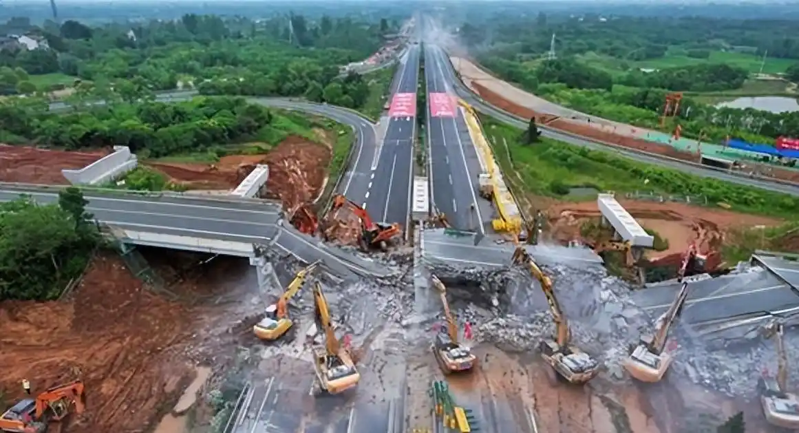 湖北高速拆5座天桥83座门架，为啥要拆除高速桥梁？