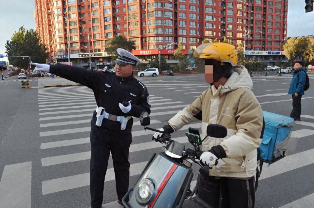 哈尔滨交管部门整治电动车违法，多举措守护道路安全