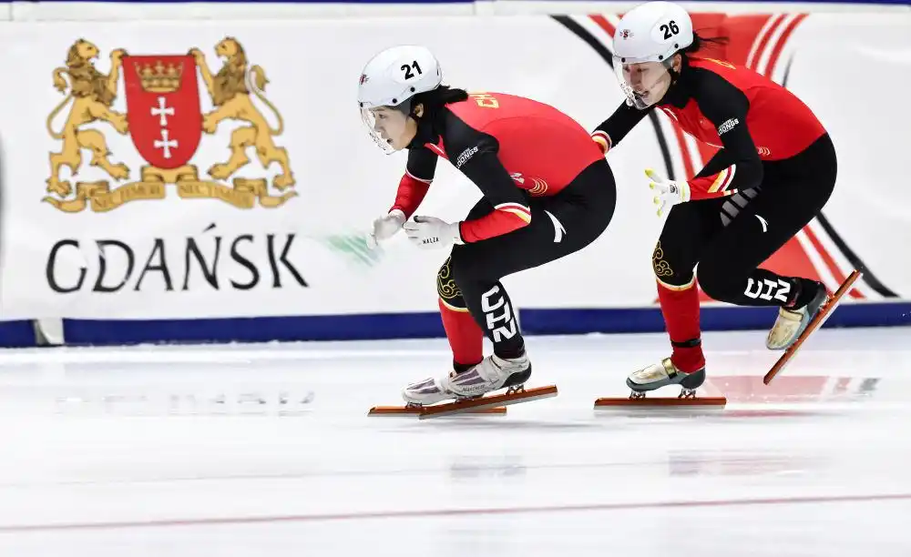 冬奥会运动员_中国冰雪运动发展历程_中国亚冬会冰雪故事