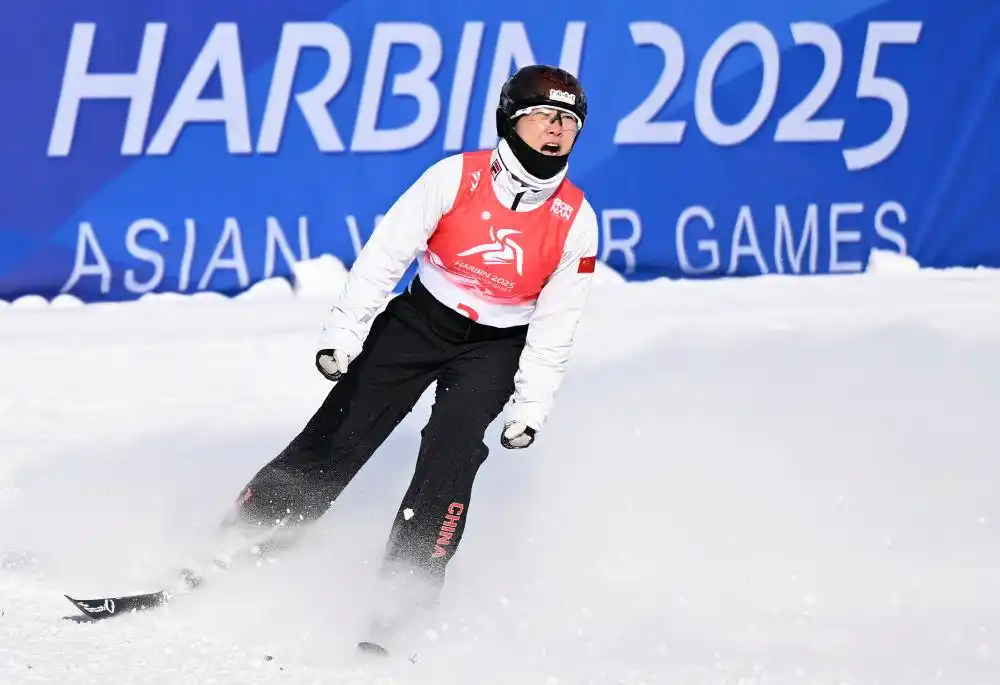 冬奥会运动员_中国亚冬会冰雪故事_中国冰雪运动发展历程