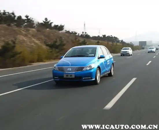 高速路上跟车距离咋判断？速度与安全距离的关系要知道