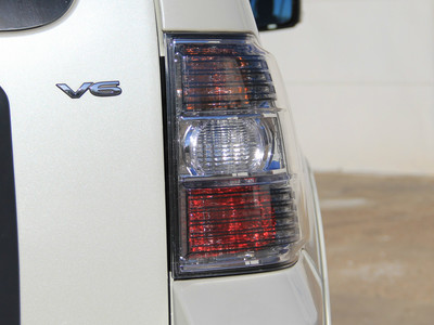 汽车交通事故咋处理？先撤离后处理流程及注意事项全知道