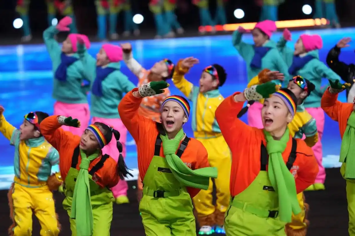 北京冬奥会开幕式前表演引全场沸腾，二十四节气倒计时超惊艳