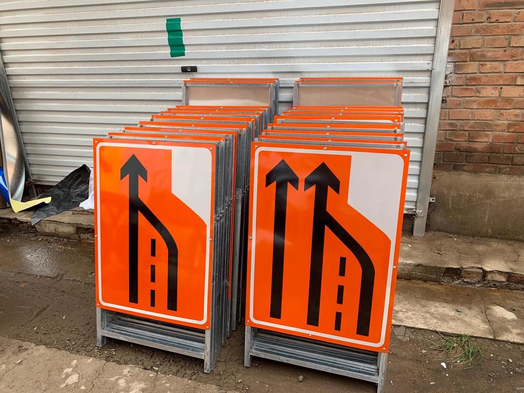 路牌颜色规范_交通标志颜色国家标准_高速交通标志