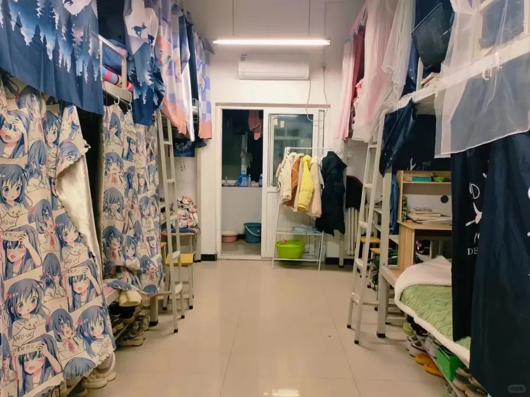 河南35所大学宿舍环境_河南大学宿舍费用_大学宿舍