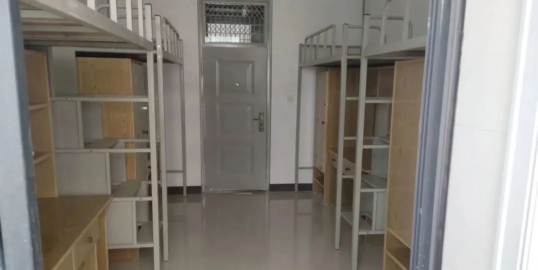 河南35所大学宿舍环境_河南大学宿舍费用_大学宿舍