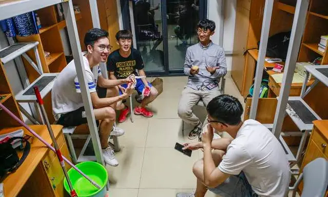 大学宿舍_大学宿舍等级排名_大学生宿舍环境