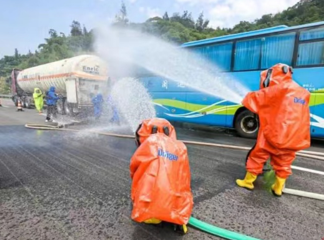 两客一危车辆事故处置_高速交警_福建省高速公路施工路段应急演练