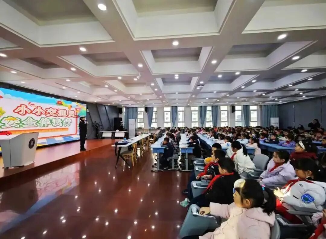 甘肃公安交警线上防护体系_冬季交通安全宣传“七进”活动_违章高发人群引导