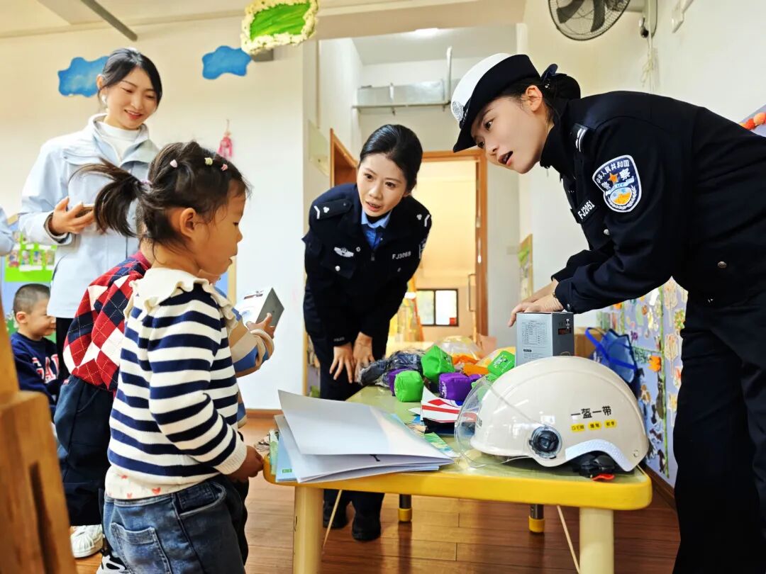 冬季交通安全宣传“七进”活动_甘肃公安交警线上防护体系_违章高发人群引导