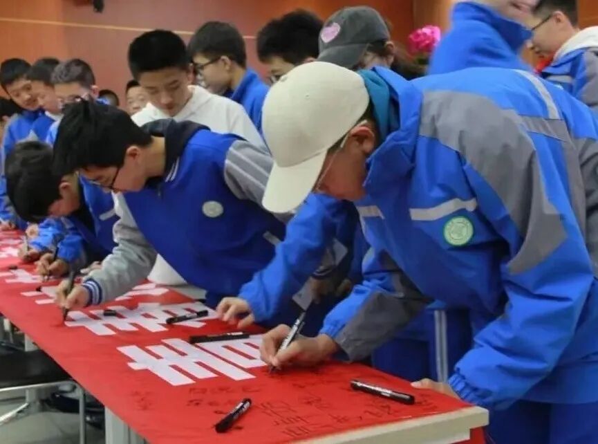 违章高发人群引导_冬季交通安全宣传“七进”活动_甘肃公安交警线上防护体系