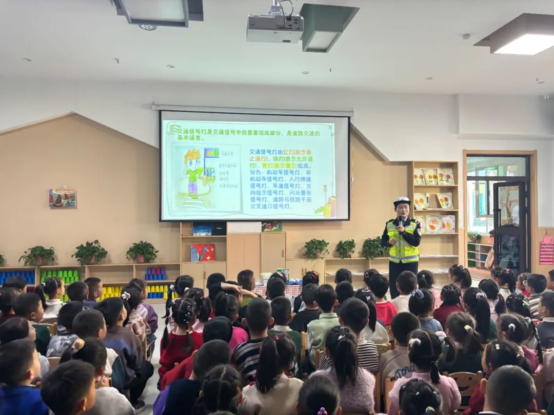 甘肃公安交警线上防护体系_冬季交通安全宣传“七进”活动_违章高发人群引导