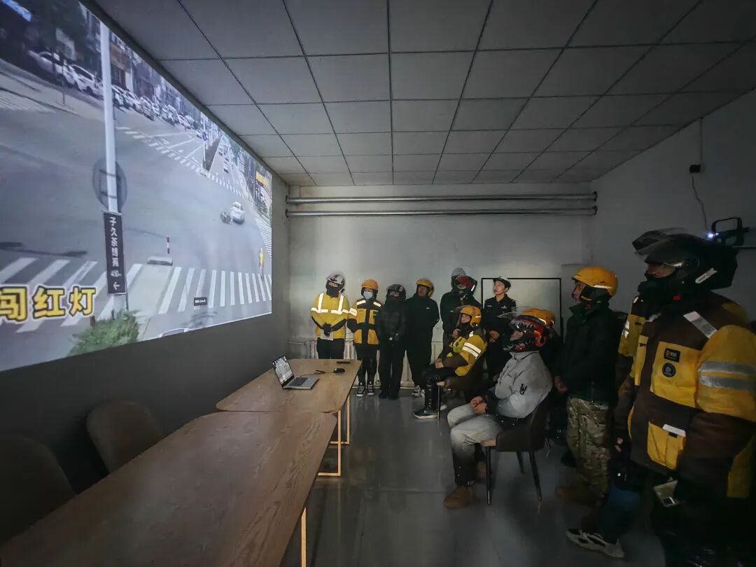 违章高发人群引导_冬季交通安全宣传“七进”活动_甘肃公安交警线上防护体系