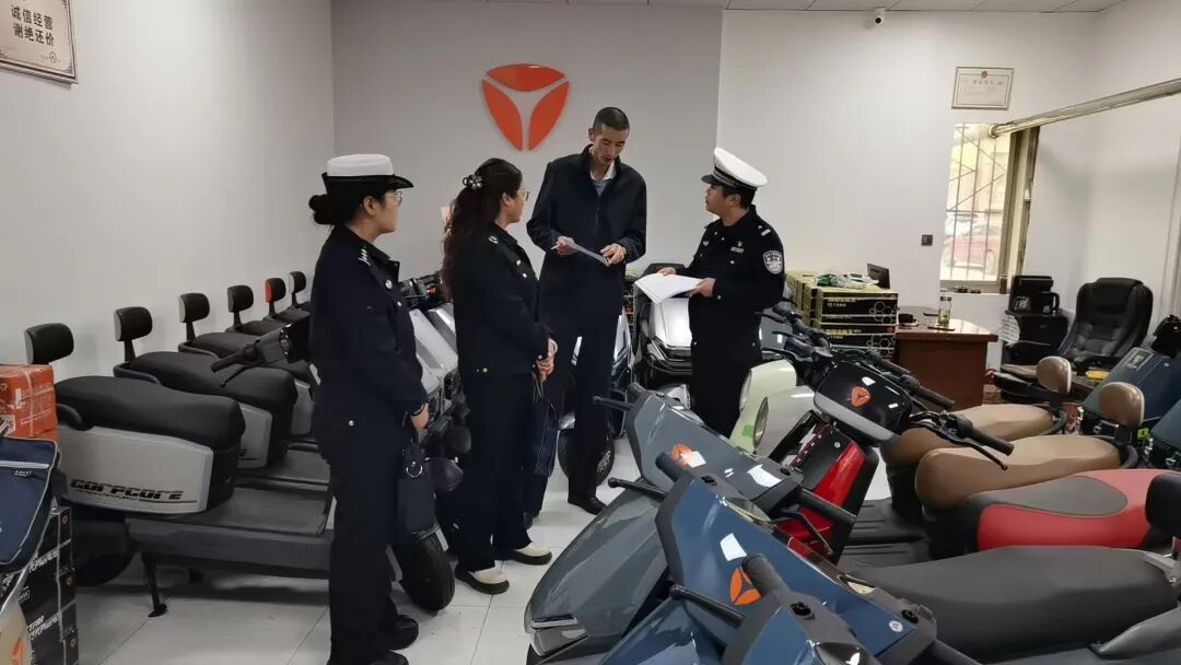 冬季交通安全宣传“七进”活动_违章高发人群引导_甘肃公安交警线上防护体系