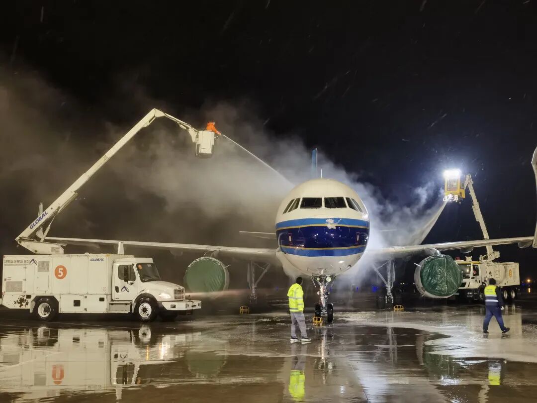 合肥机场跨年雪运行平稳 安徽高速受雨雪影响路况汇总