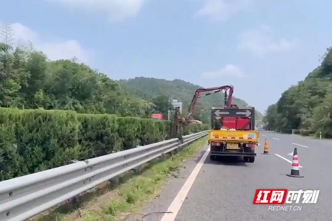 高温下的养护工作_高速公路养护工_高速道路养护