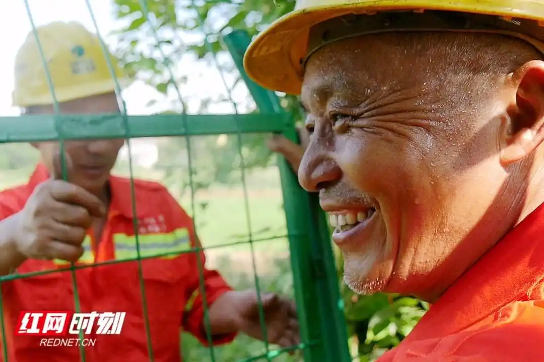 高温下的养护工作_高速公路养护工_高速道路养护