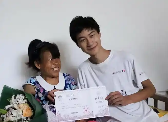 揭秘高考状元背后故事：天赋与努力谁才是关键？