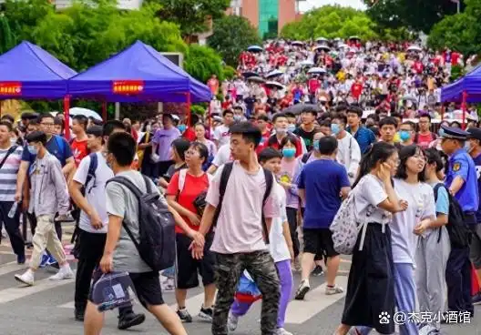 2024年高考状元戴思宇成绩耀眼，2023年状元也曾受关注