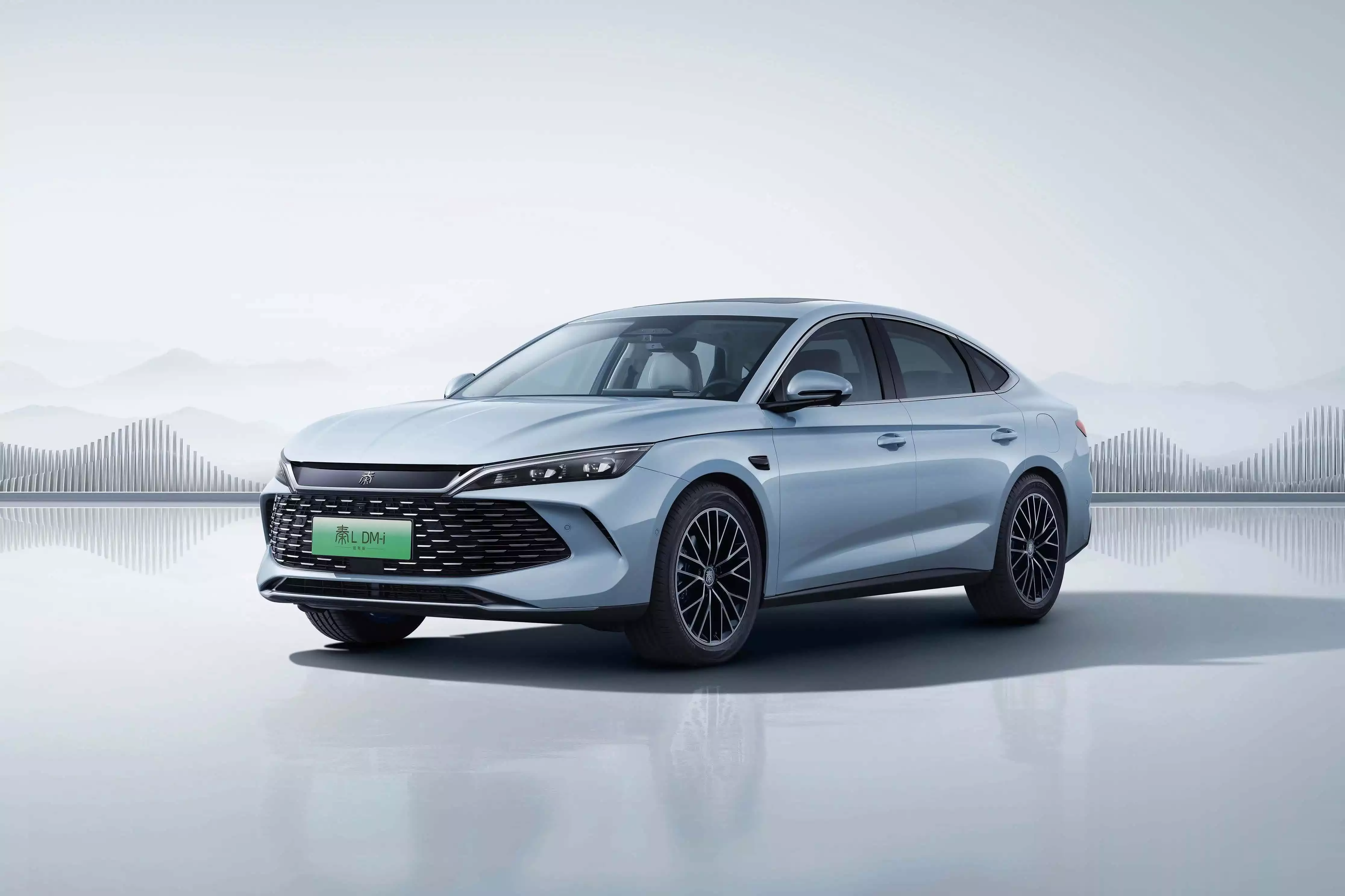 高速驾驶技巧_高速充电避峰技巧_电动车续航折扣率