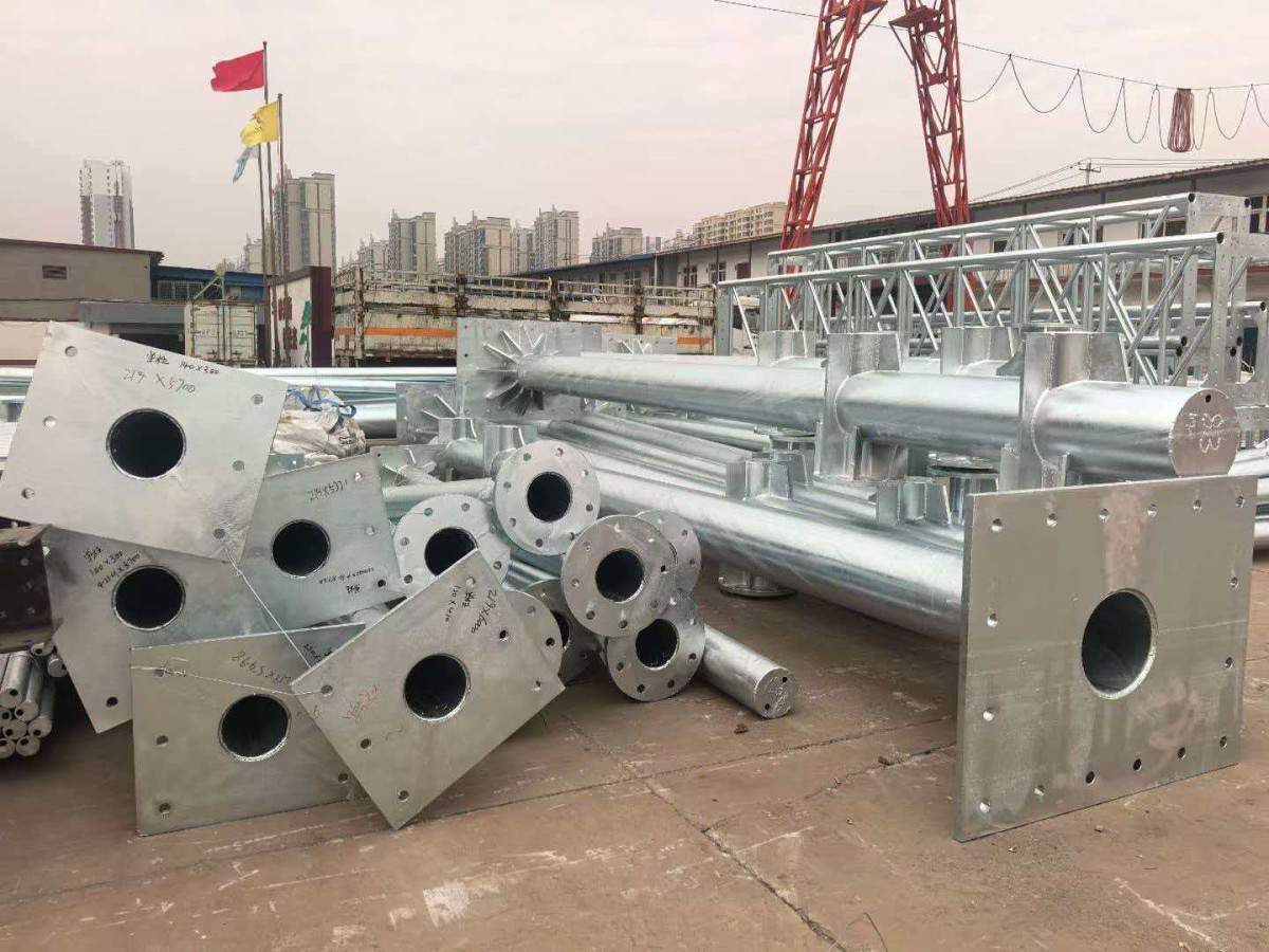 北京高速交通标志杆与限高架：系统性安全节点不容小觑