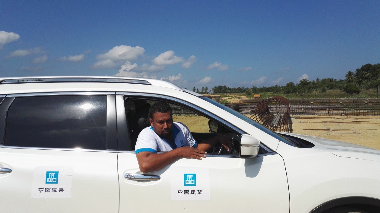 高速路牌_中国高速公路取消英文标识_高速公路中文标识政策变化