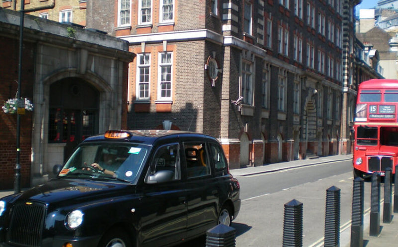 高速驾驶注意啥？匝道切入、超车、换道等技巧全在这